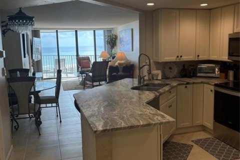 Condo in Jensen Beach, Florida, 2 bedrooms № 2241887 - photo 5