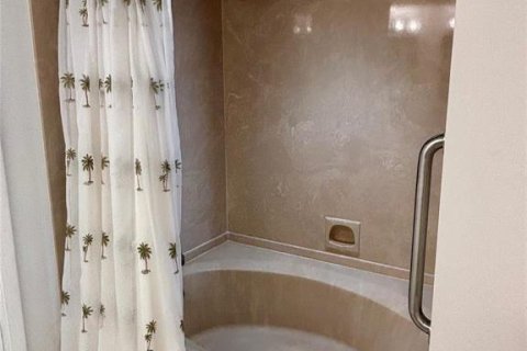Condo in Jensen Beach, Florida, 2 bedrooms № 2241887 - photo 19