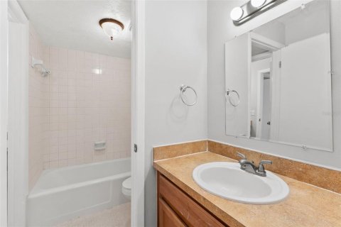 Condo in Orlando, Florida, 2 bedrooms  № 1615139 - photo 19
