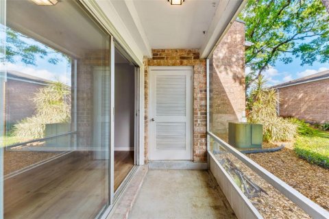 Condo in Orlando, Florida, 2 bedrooms  № 1615139 - photo 29