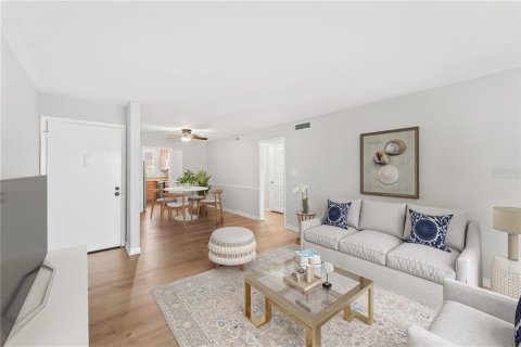Condo in Orlando, Florida, 2 bedrooms  № 1615139 - photo 4