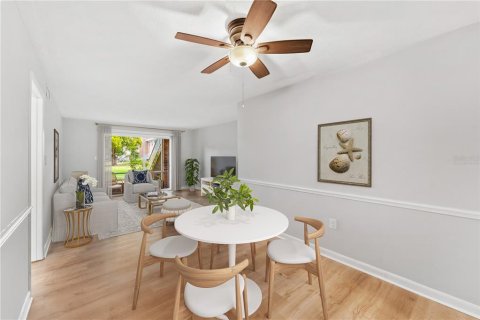 Condo in Orlando, Florida, 2 bedrooms  № 1615139 - photo 11