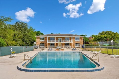 Condo in Orlando, Florida, 2 bedrooms  № 1615139 - photo 7