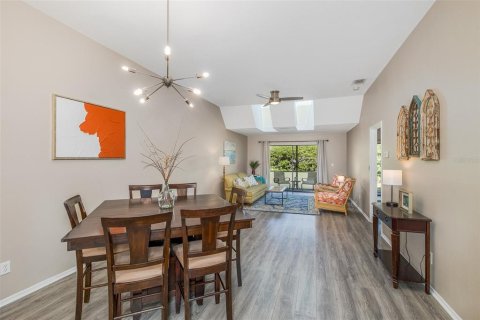 House in Palm Harbor, Florida 2 bedrooms, 111.2 sq.m. № 2208645 - photo 5