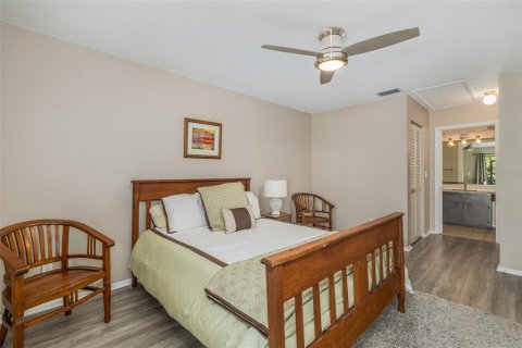 House in Palm Harbor, Florida 2 bedrooms, 111.2 sq.m. № 2208645 - photo 12