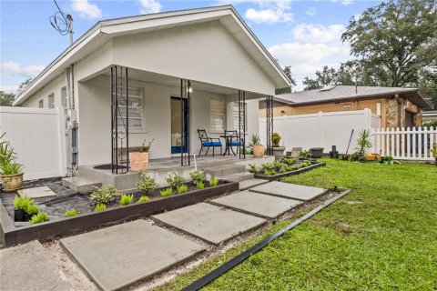 Villa ou maison à louer à Tampa, Floride: 2 chambres, 76.64 m2 № 2413894 - photo 2