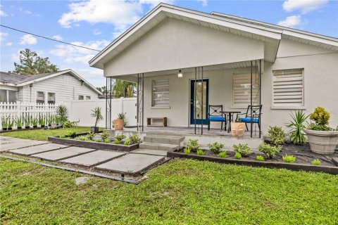 Villa ou maison à Tampa, Floride 2 chambres, 76.64 m2 № 2413894