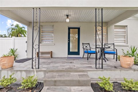Villa ou maison à louer à Tampa, Floride: 2 chambres, 76.64 m2 № 2413894 - photo 3