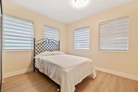 Villa ou maison à louer à Tampa, Floride: 2 chambres, 76.64 m2 № 2413894 - photo 17