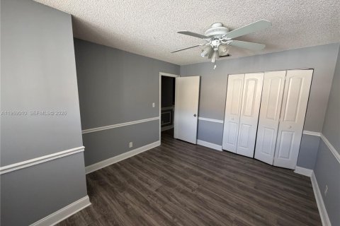 Casa en alquiler en Plantation, Florida, 5 dormitorios, 187.66 m2 № 2031868 - foto 25