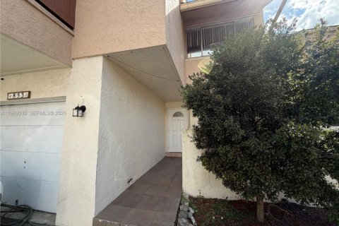 Casa en alquiler en Plantation, Florida, 5 dormitorios, 187.66 m2 № 2031868 - foto 3