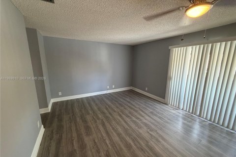 Casa en alquiler en Plantation, Florida, 5 dormitorios, 187.66 m2 № 2031868 - foto 30