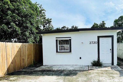 House in Miami, Florida 2 bedrooms, 140.84 sq.m. № 1961224 - photo 16