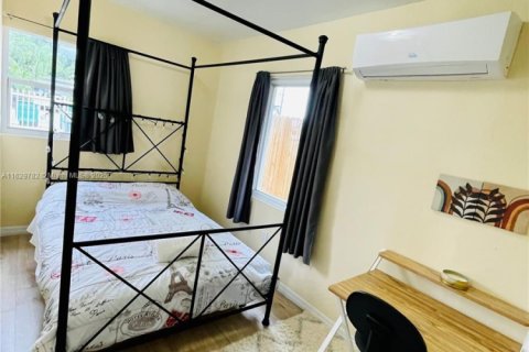 House in Miami, Florida 2 bedrooms, 140.84 sq.m. № 1961224 - photo 5