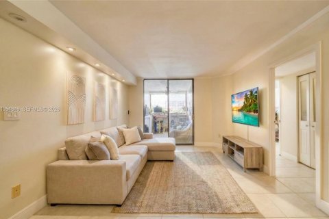 Снять в аренду кондоминиум в Майами-Бич, Флорида 1 спальня, 62.24м2, № 2009297 - фото 5