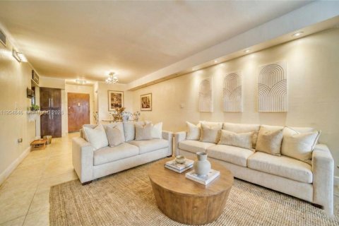 Снять в аренду кондоминиум в Майами-Бич, Флорида 1 спальня, 62.24м2, № 2009297 - фото 6