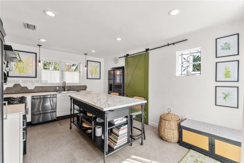 Casa en venta en Coral Gables, Florida, 4 dormitorios, 247.86 m2 № 2027193 - foto 22