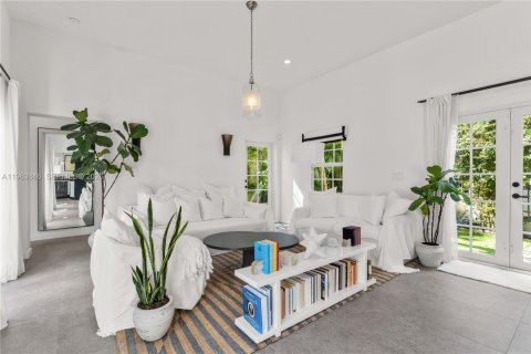 Casa en venta en Coral Gables, Florida, 4 dormitorios, 247.86 m2 № 2027193 - foto 16