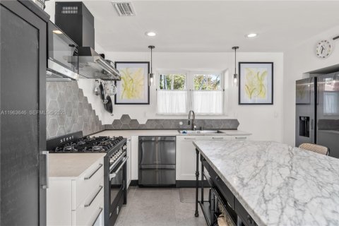 Casa en venta en Coral Gables, Florida, 4 dormitorios, 247.86 m2 № 2027193 - foto 23