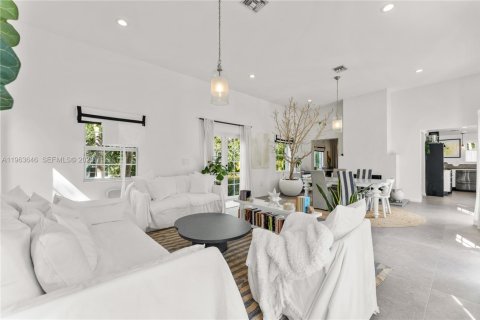 Casa en venta en Coral Gables, Florida, 4 dormitorios, 247.86 m2 № 2027193 - foto 14