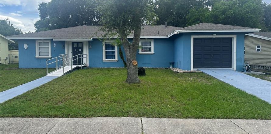 Villa ou maison à Deltona, Floride 4 chambres, 149.48 m2 № 1903505
