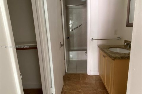 Condominio en venta en Miami, Florida, 1 dormitorio, 56.67 m2 № 2034580 - foto 9