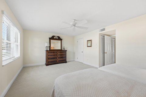 Condo in Vero Beach, Florida, 2 bedrooms  № 2249908 - photo 28
