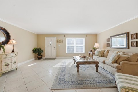 Condo in Vero Beach, Florida, 2 bedrooms  № 2249908 - photo 5