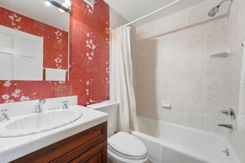 Condo in Vero Beach, Florida, 2 bedrooms  № 2249908 - photo 30