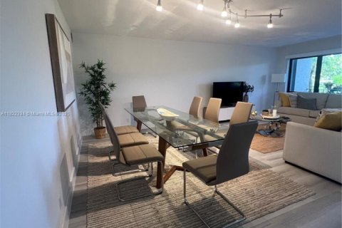 Condominio en venta en Lauderdale-by-the-Sea, Florida, 2 dormitorios, 163.51 m2 № 1786955 - foto 7