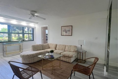 Condominio en venta en Lauderdale-by-the-Sea, Florida, 2 dormitorios, 163.51 m2 № 1786955 - foto 11