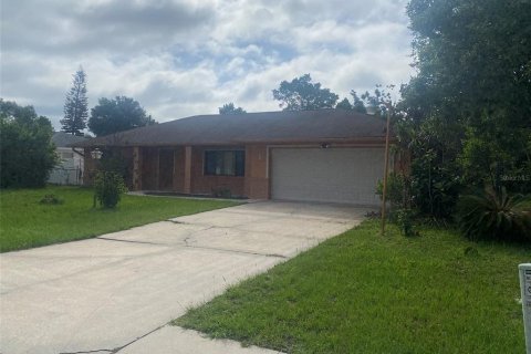 Casa en Deltona, Florida 2 dormitorios, 149.94 m2 № 2302200