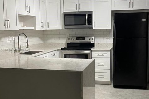 Casa en venta en Pompano Beach, Florida, 3 dormitorios, 130.34 m2 № 2053581 - foto 3