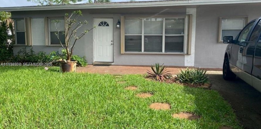 Casa en Pompano Beach, Florida 3 dormitorios, 130.34 m2 № 2053581