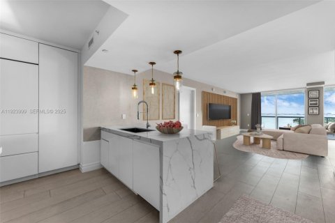Copropriété à louer à Miami Beach, Floride: 2 chambres, 135.92 m2 № 1990722 - photo 5