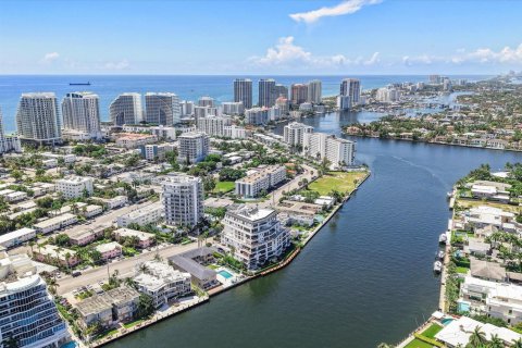 Copropriété à vendre à Fort Lauderdale, Floride: 2 chambres, 211.17 m2 № 2174293 - photo 9