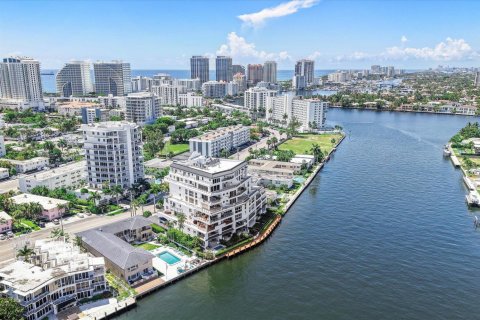 Copropriété à vendre à Fort Lauderdale, Floride: 2 chambres, 211.17 m2 № 2174293 - photo 2