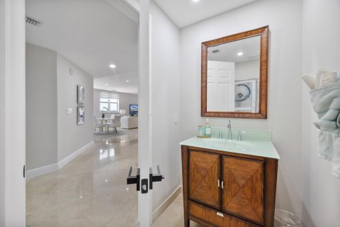 Copropriété à vendre à Fort Lauderdale, Floride: 2 chambres, 211.17 m2 № 2174293 - photo 17