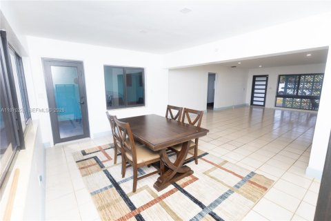 Casa en alquiler en Fort Lauderdale, Florida, 3 dormitorios, 160.44 m2 № 2031036 - foto 10