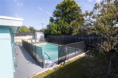 Casa en alquiler en Fort Lauderdale, Florida, 3 dormitorios, 160.44 m2 № 2031036 - foto 22