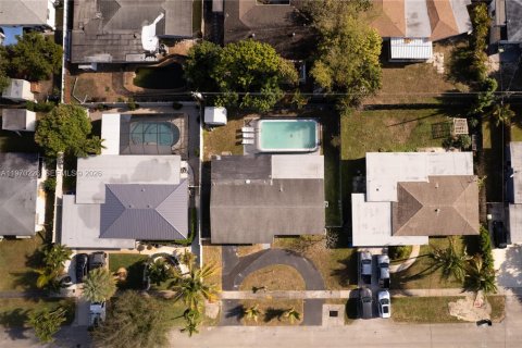 Casa en alquiler en Fort Lauderdale, Florida, 3 dormitorios, 160.44 m2 № 2031036 - foto 24