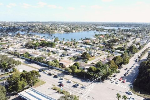 Commercial property in Hialeah, Florida № 1764692 - photo 7