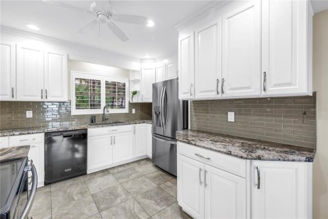 House in Clearwater, Florida 3 bedrooms, 221.2 sq.m. № 1914949 - photo 30
