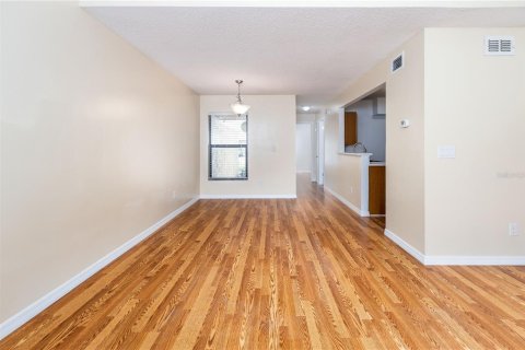 Townhouse in Jacksonville, Florida 2 bedrooms, 94.76 sq.m. № 1583704 - photo 12