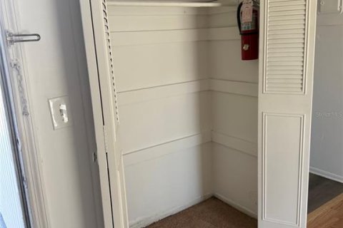 Copropriété à louer à Orlando, Floride: 2 chambres, 50.72 m2 № 2202121 - photo 4