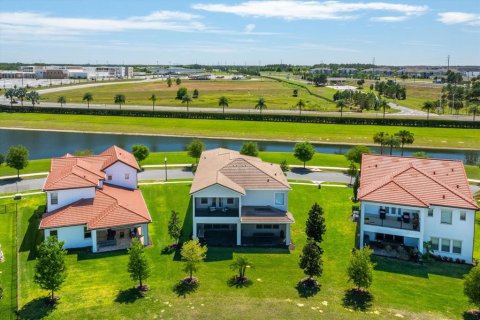 Купить виллу или дом в Уинтер-Гарден, Флорида 12 комнат, 390.1м2, № 2294762 - фото 2