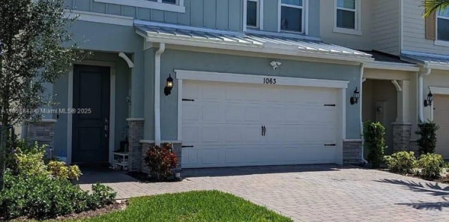 Touwnhouse à Hollywood, Floride 3 chambres, 190.36 m2 № 1817167