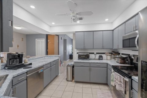 Casa en venta en Spring Hill, Florida, 4 dormitorios, 187.57 m2 № 1681913 - foto 12