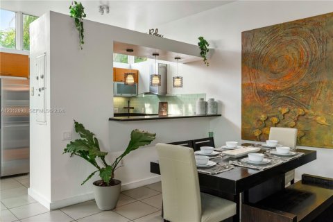 Villa ou maison à louer à Miami, Floride: 4 chambres, 192.77 m2 № 2084827 - photo 9