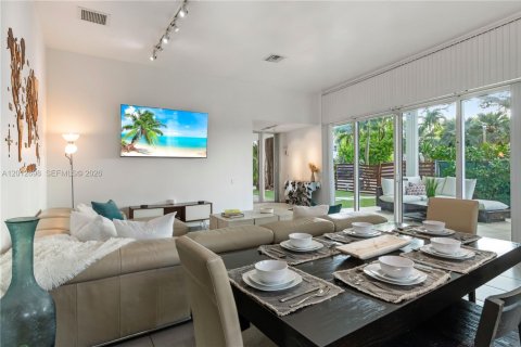 Villa ou maison à louer à Miami, Floride: 4 chambres, 192.77 m2 № 2084827 - photo 7